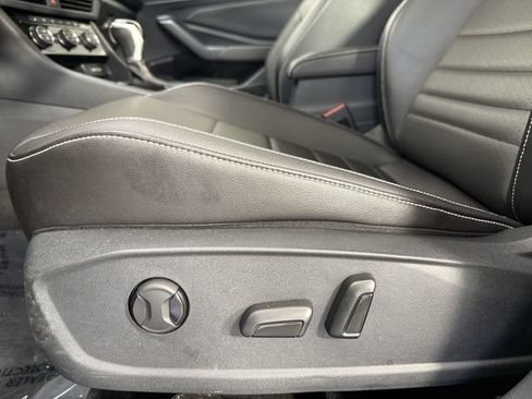 Used 2023 Volkswagen Jetta SE FWD image 21