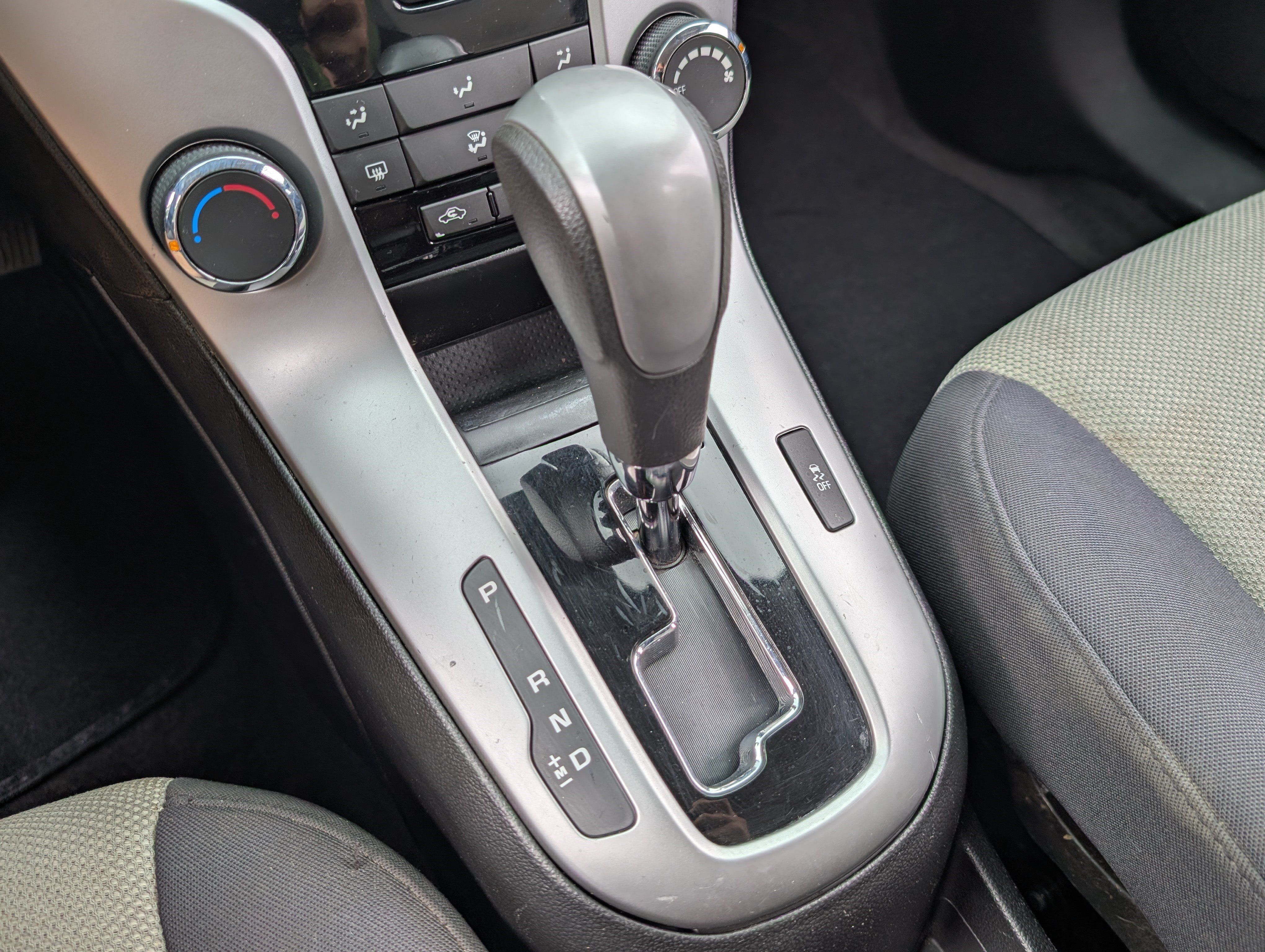 Used 2015 Chevrolet Cruze LS FWD image 28