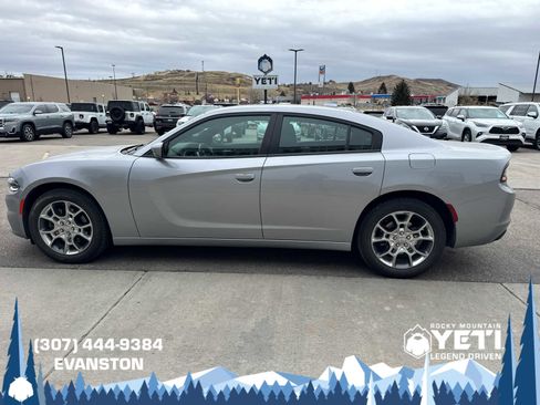 Used 2016 Dodge Charger SXT image 6