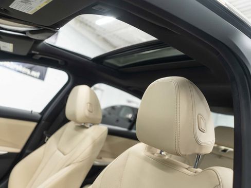 Used 2025 BMW 330i xDrive Sedan image 11