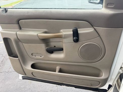 Used 2005 Dodge Ram 2500 Truck ST image 15