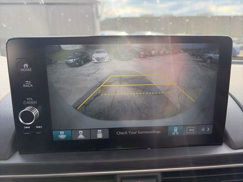 Used 2025 Honda Pilot EX-L image 13