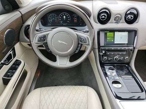 Used 2017 Jaguar XJ L Supercharged image 12