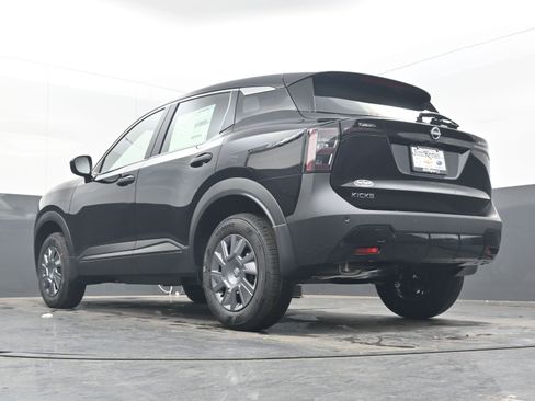 New 2026 Nissan Kicks S image 18