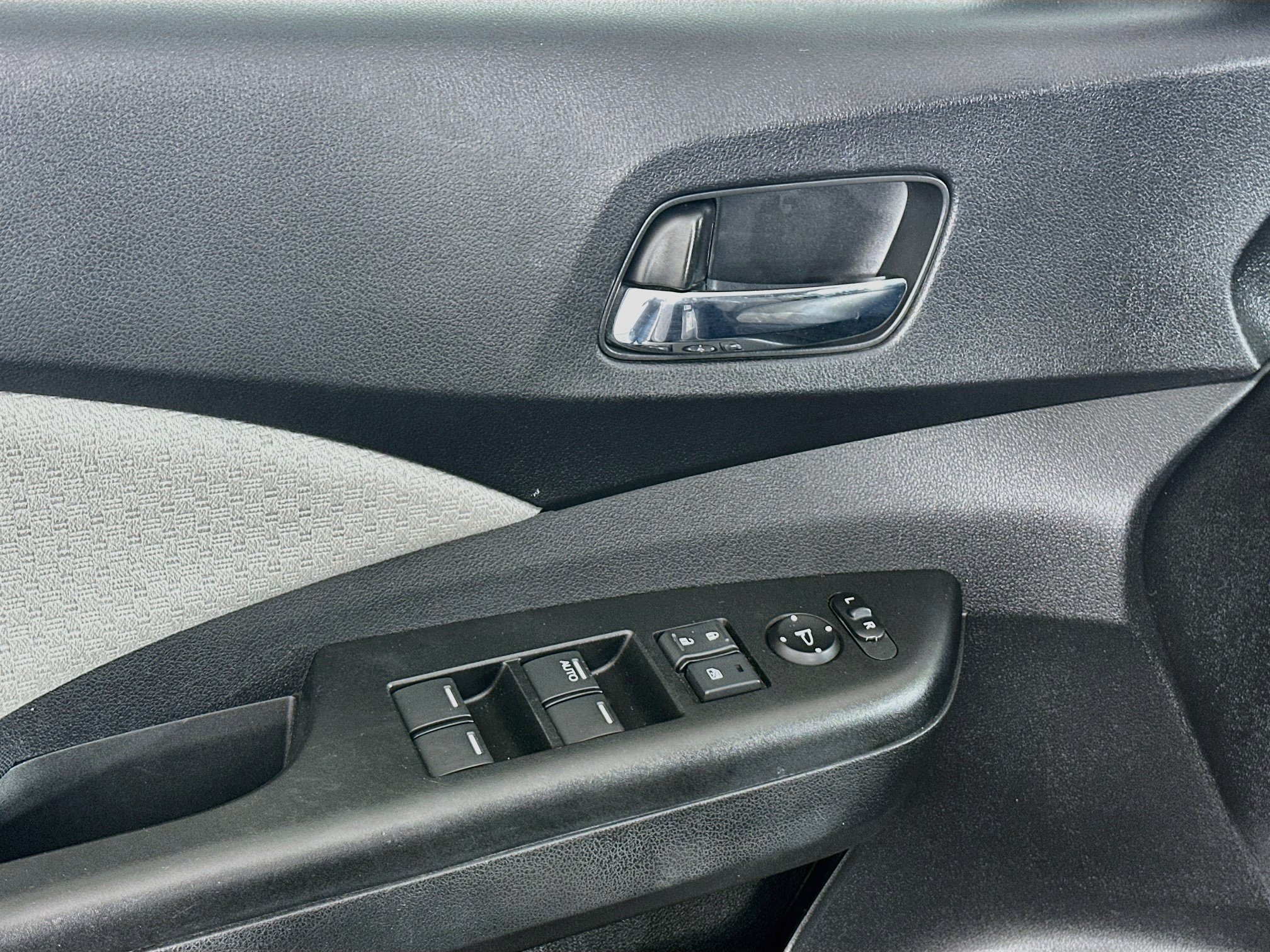 Used 2015 Honda CR-V EX image 15