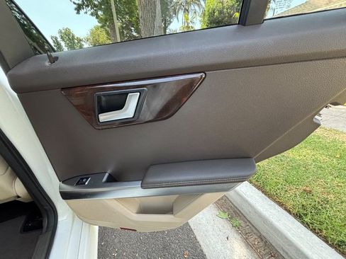 Used 2014 Mercedes-Benz GLK 350 4MATIC image 37