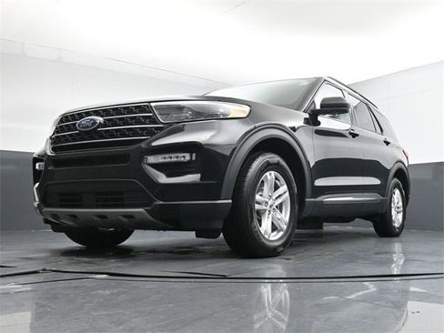 Used 2023 Ford Explorer XLT w/ Equipment Group 202A image 23