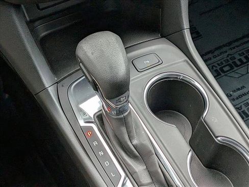 Used 2022 Chevrolet Equinox LT image 12