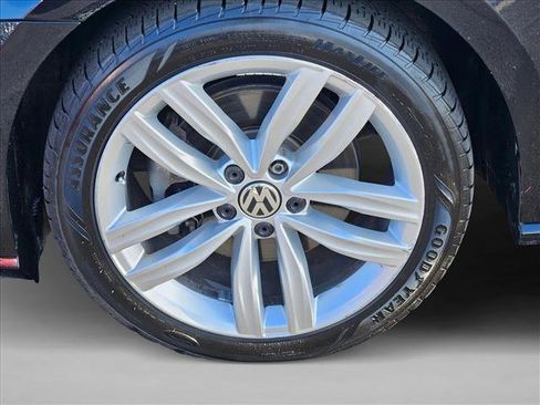 Used 2018 Volkswagen Passat 2.0T SE image 24