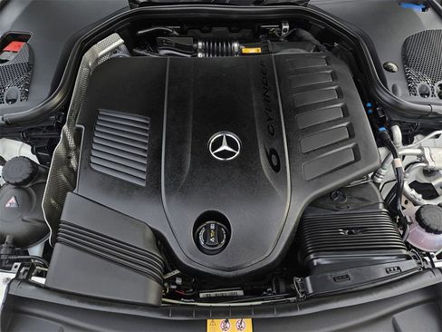 Used 2022 Mercedes-Benz E 450 4MATIC Cabriolet image 40