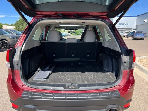Used 2023 Subaru Forester Premium AWD/4WD image 20