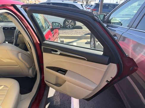 Used 2016 Ford Fusion SE w/ Equipment Group 502A FWD image 16