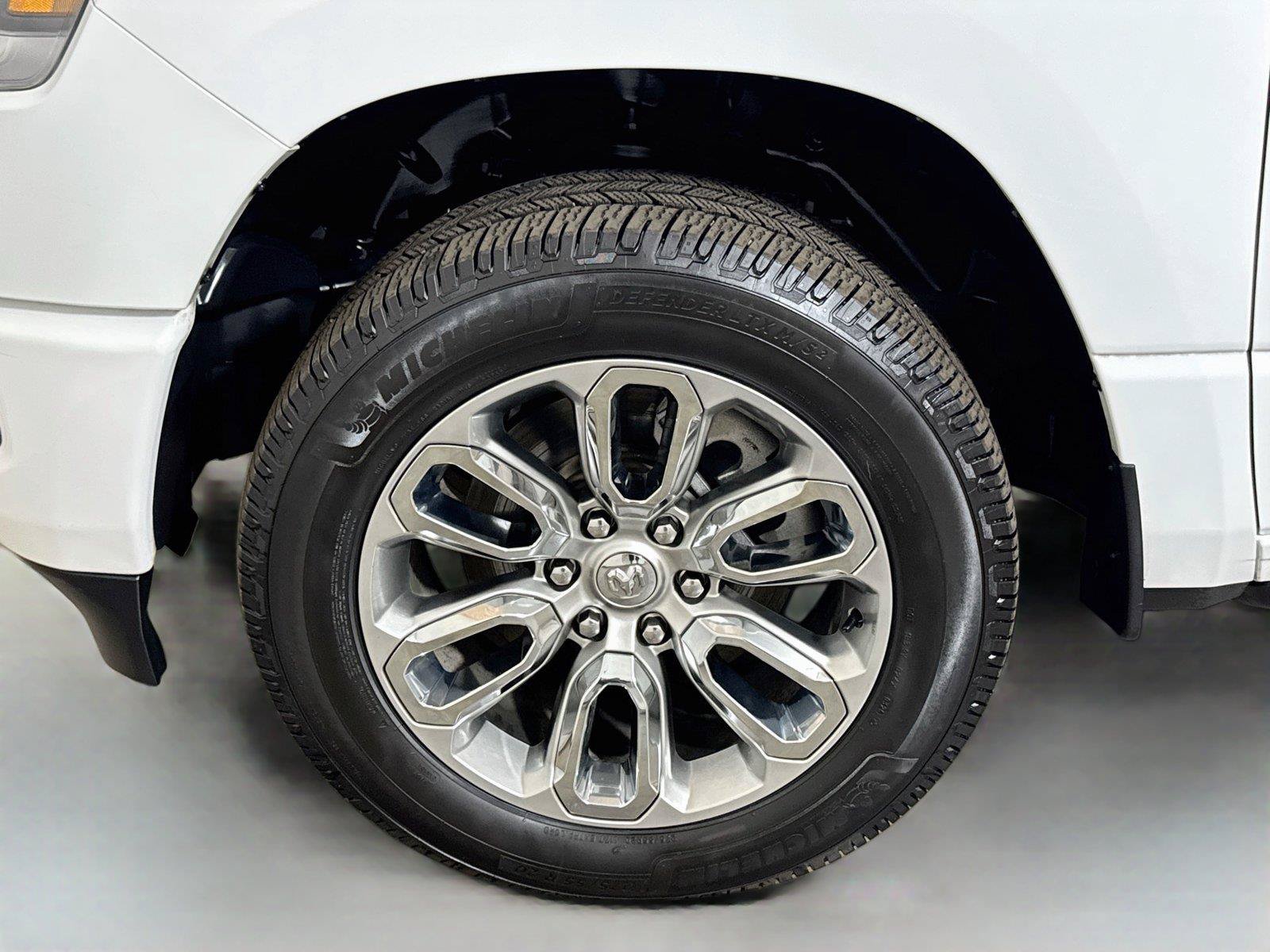 Used 2024 RAM 1500 Laramie AWD/4WD image 31