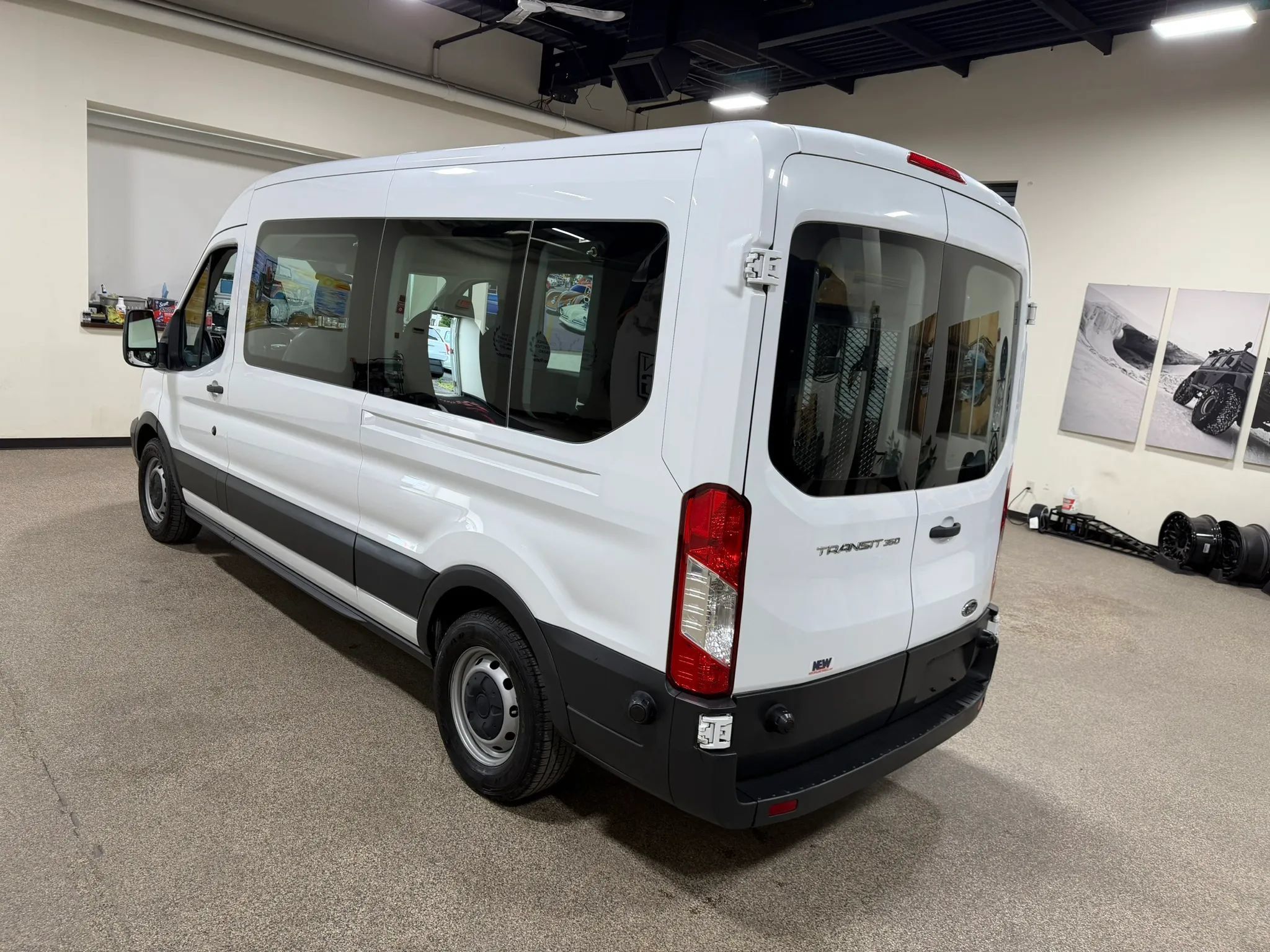 Used 2015 Ford Transit 350 XL RWD image 20