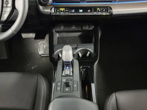 Used 2025 Toyota Prius Limited FWD image 25