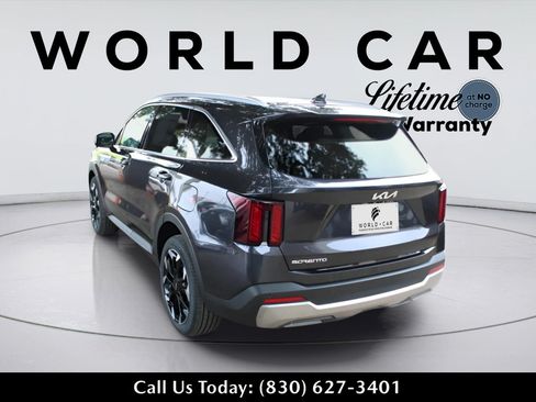 Used 2025 Kia Sorento EX w/ Panoramic Sunroof Package FWD image 4