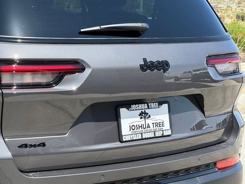 New 2025 Jeep Grand Cherokee L Altitude image 11