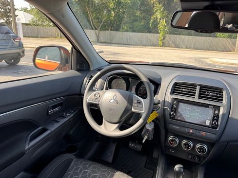 Used 2025 Mitsubishi Outlander Sport SE image 25