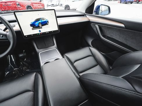 Used 2024 Tesla Model Y Long Range image 36