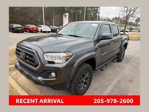 Used 2022 Toyota Tacoma SR5 w/ Technology Package image 1