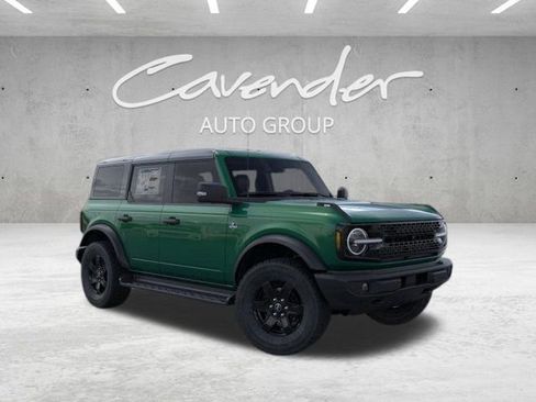New 2025 Ford Bronco Outer Banks w/ Black Appearance Package image 7
