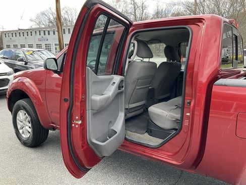 Used 2018 Nissan Frontier SV w/ Value Truck Package image 12