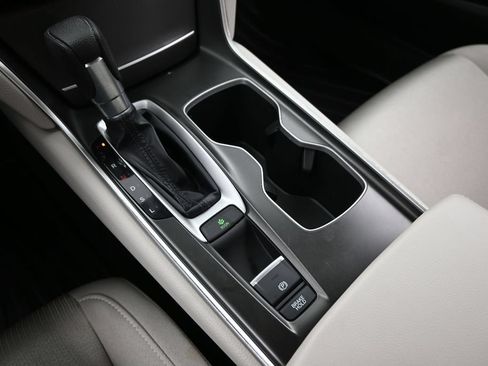 Used 2018 Honda Accord LX image 8