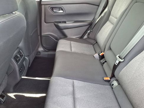 Used 2024 Nissan Rogue SV AWD/4WD image 12