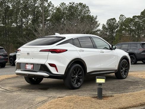 Used 2025 Buick Envista Sport Touring image 7