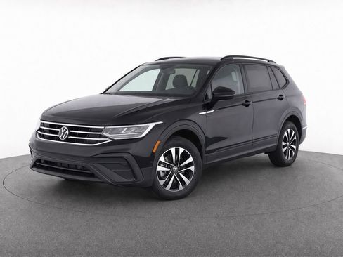 Used 2022 Volkswagen Tiguan S FWD image 1