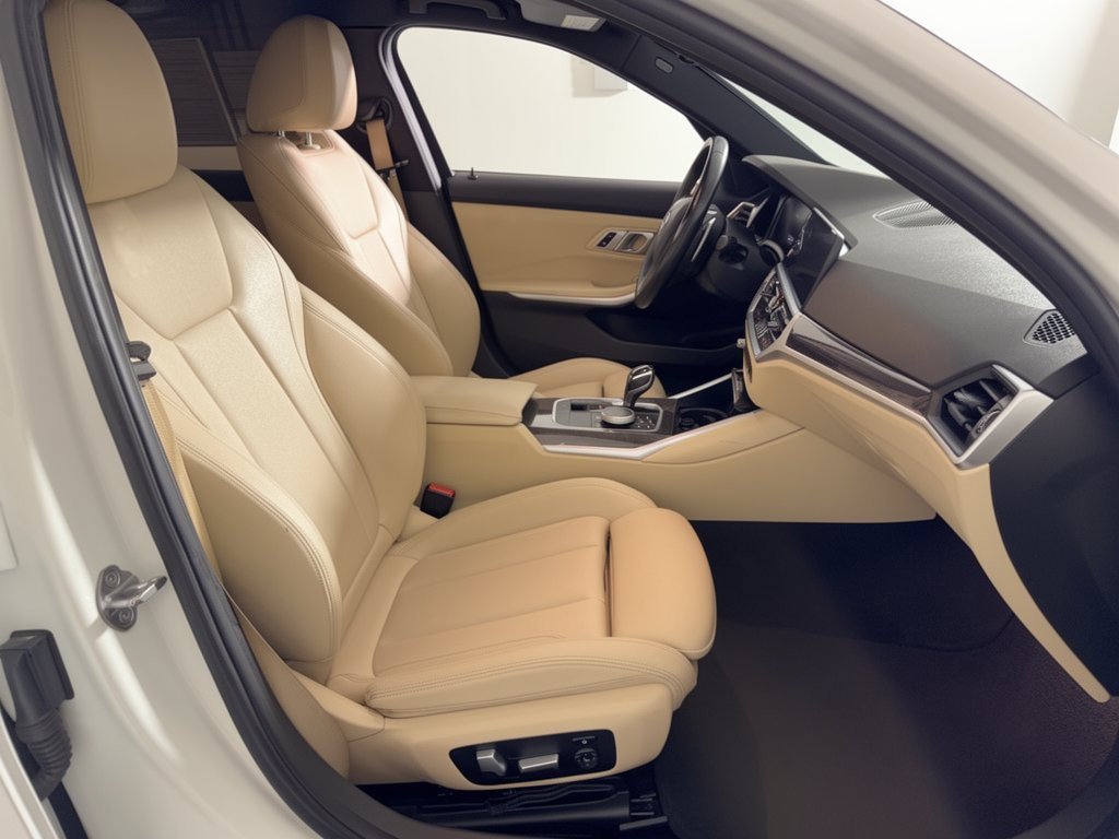 Used 2020 BMW 330i Sedan w/ Convenience Package RWD image 30