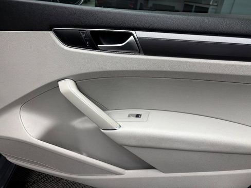 Used 2017 Volkswagen Passat 1.8T R-Line image 59