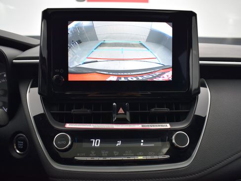 Used 2024 Toyota Corolla SE w/ SE Premium Package image 16