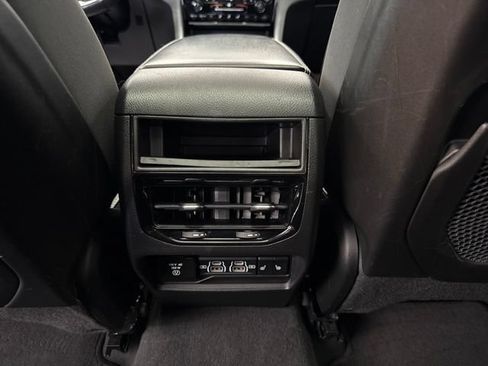 Used 2022 Jeep Grand Cherokee Limited AWD/4WD image 42