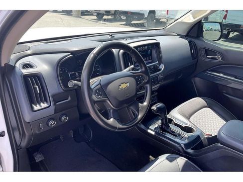 Used 2017 Chevrolet Colorado Z71 AWD/4WD image 16