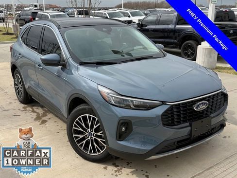 Used 2023 Ford Escape SE w/ PHEV Premium Package image 4