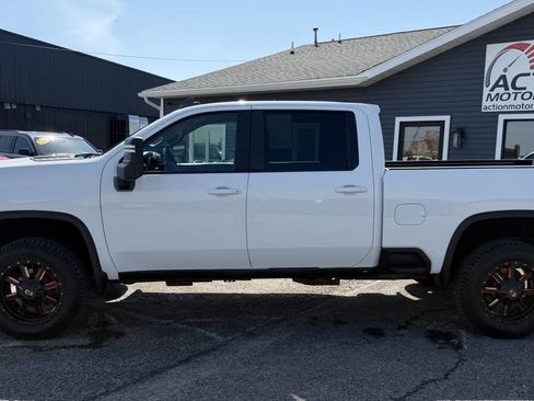 Used 2020 Chevrolet Silverado 3500 LT AWD/4WD image 2