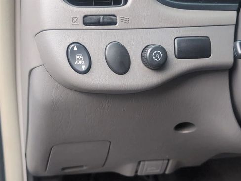 Used 2006 Toyota Sequoia SR5 image 14