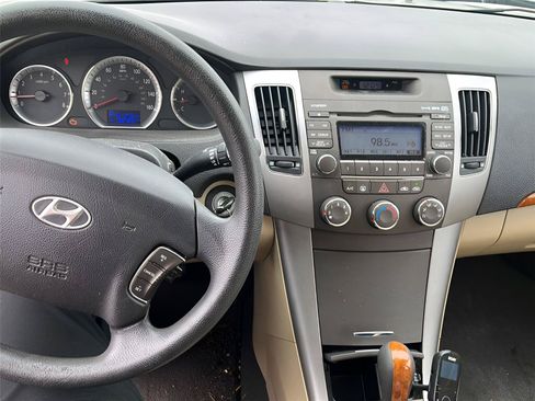 Used 2010 Hyundai Sonata GLS w/ Popular Equipment Pkg 2 FWD image 8