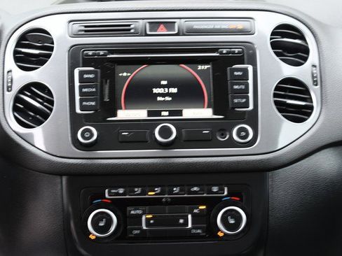 Used 2012 Volkswagen Tiguan SEL AWD/4WD image 21