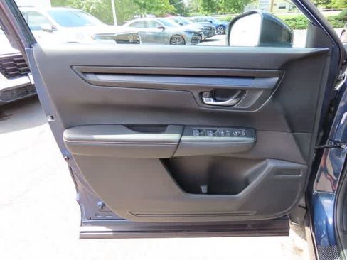 Used 2025 Honda CR-V Sport image 16