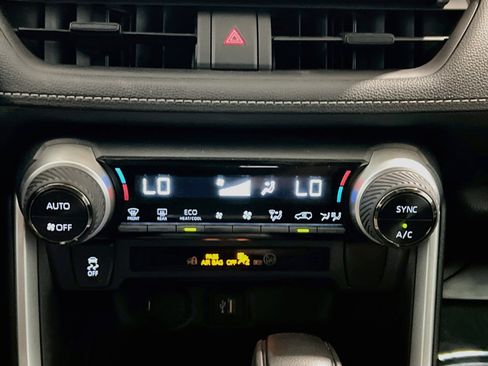 Used 2023 Toyota RAV4 AWD Hybrid image 11
