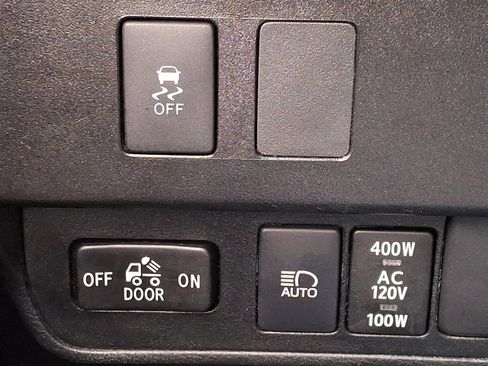 Used 2021 Toyota Tacoma TRD Sport w/ TRD Premium Sport Package AWD/4WD image 26