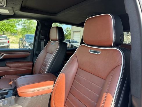 Used 2024 GMC Sierra 1500 Denali Ultimate AWD/4WD image 9
