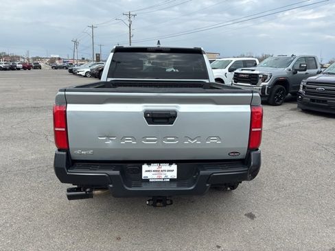 Used 2024 Toyota Tacoma SR image 4