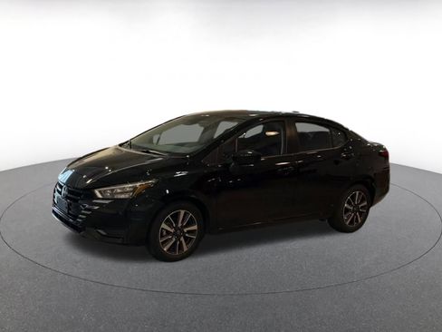 Used 2025 Nissan Versa SV image 8