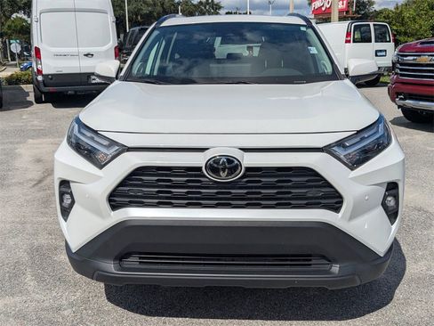Used 2023 Toyota RAV4 XLE Premium image 8