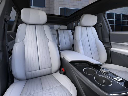 New 2026 Cadillac Lyriq Luxury AWD/4WD image 16