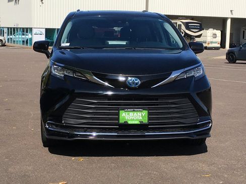 Used 2022 Toyota Sienna XLE FWD image 10