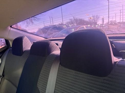 Used 2020 Nissan Versa SV w/ Trunk Package image 8